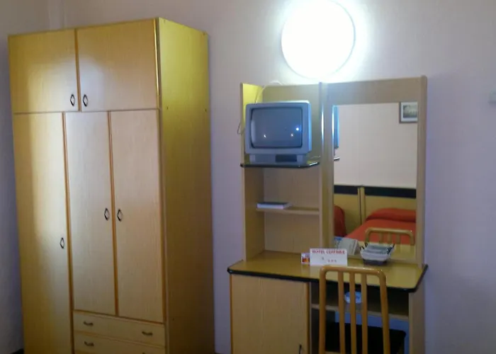 Hotel Centrale فندق Argenta