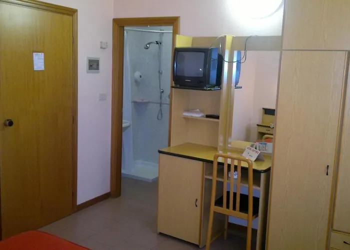 Hotel Centrale فندق Argenta